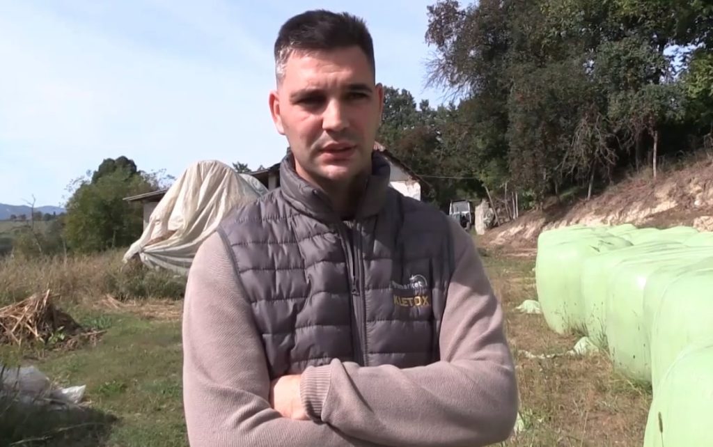 Procedura oko apliciranja za subvencije nije komplikovana, posebno ukoliko postoji pomoć službe za poljoprivredu, kažu poljoprivredci i naglašavaju da bi država trebalo da postojeće subvencije poveća, ali i da se one redovnije isplaćuju.